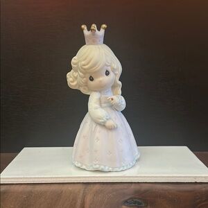 Precious moment, pretty as a princess discontinued figurine